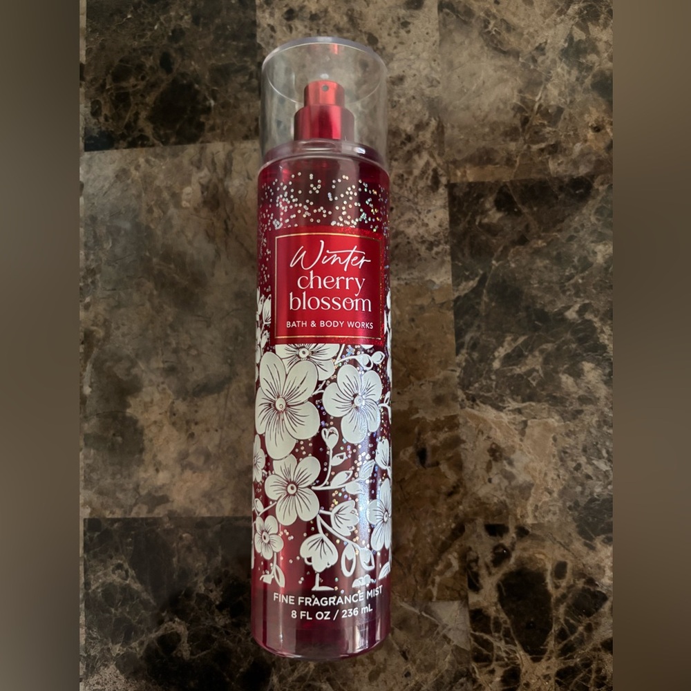 Bath & Body Works Winter Cherry Blossom Fragrance Mist 8oz Bodycare RETIRED